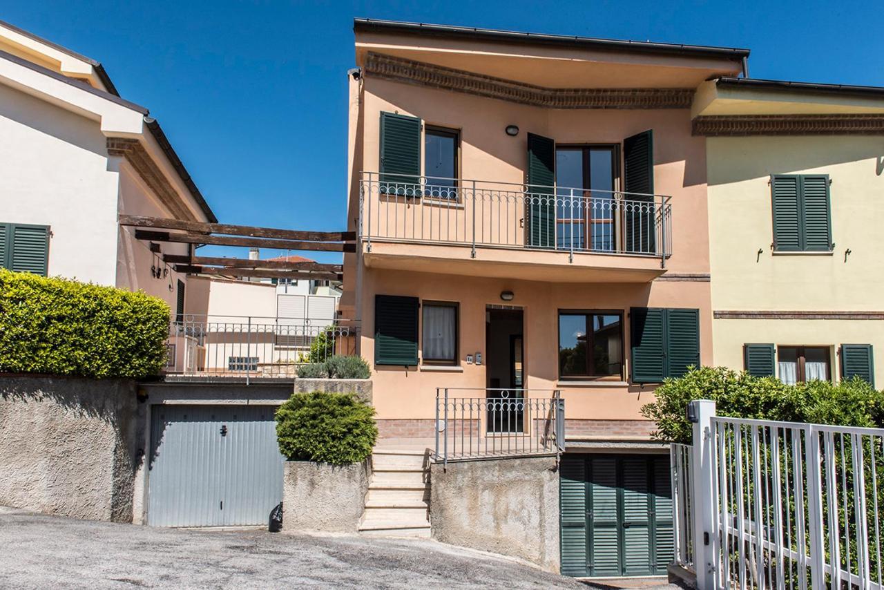 S130 - Sirolo, Deliziosa Villetta Con Terrazzo Exterior photo